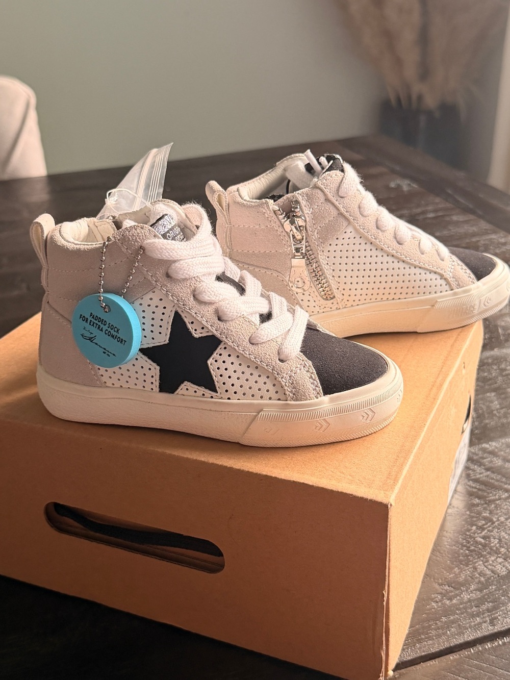 Vintage Havana Kids High-Top Sneakers in Light Pink and Black